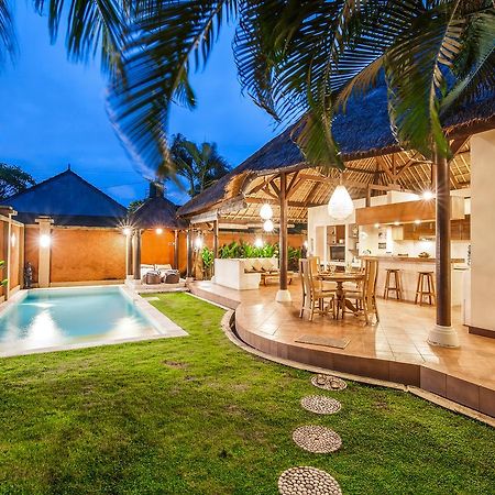 Alizee Villa Seminyak  Exterior photo