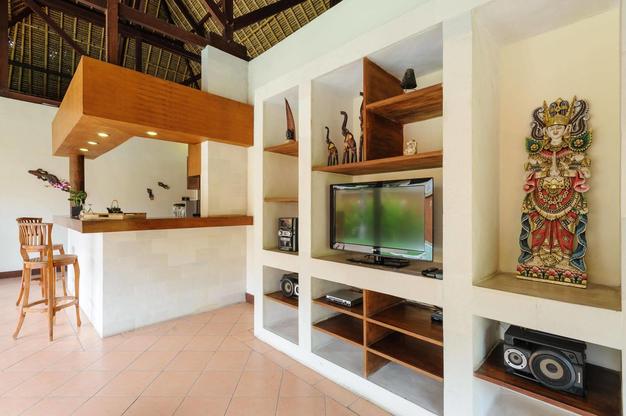 Alizee Villa Seminyak  Exterior photo